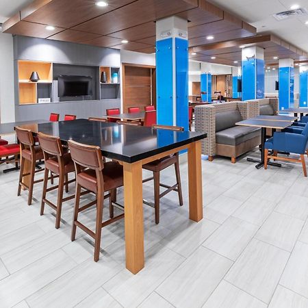 Holiday Inn Express & Suites - Stafford Nw - Sugar Land By Ihg Екстериор снимка