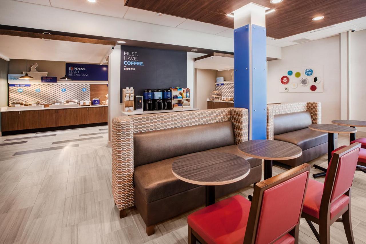 Holiday Inn Express & Suites - Stafford Nw - Sugar Land By Ihg Екстериор снимка
