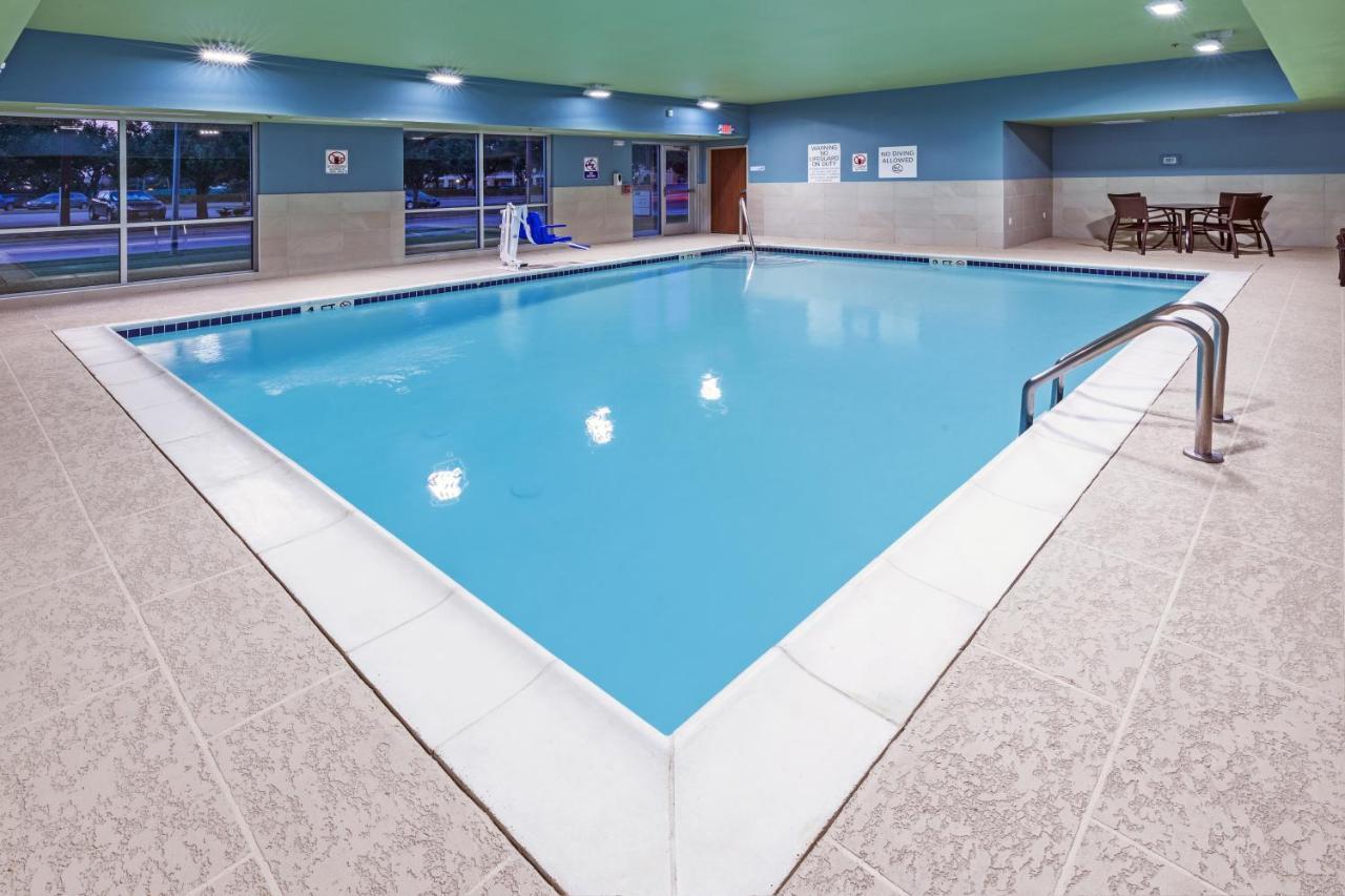 Holiday Inn Express & Suites - Stafford Nw - Sugar Land By Ihg Екстериор снимка