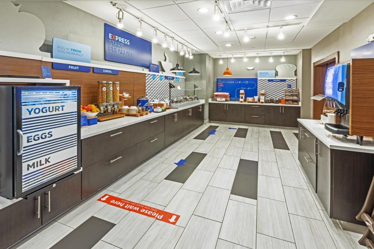 Holiday Inn Express & Suites - Stafford Nw - Sugar Land By Ihg Екстериор снимка