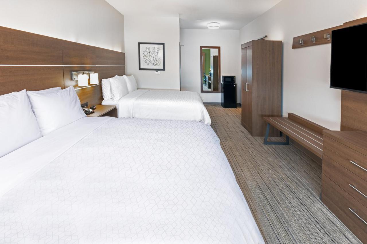 Holiday Inn Express & Suites - Stafford Nw - Sugar Land By Ihg Екстериор снимка